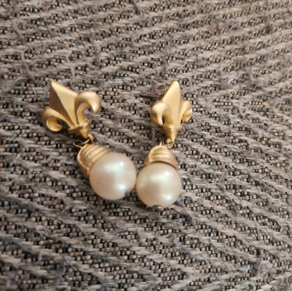 Earring Bundle - Picture 2 of 4